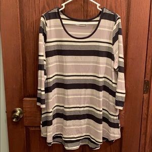 Maurice’s 3/4 sleeve Striped Top (Slight Flare)